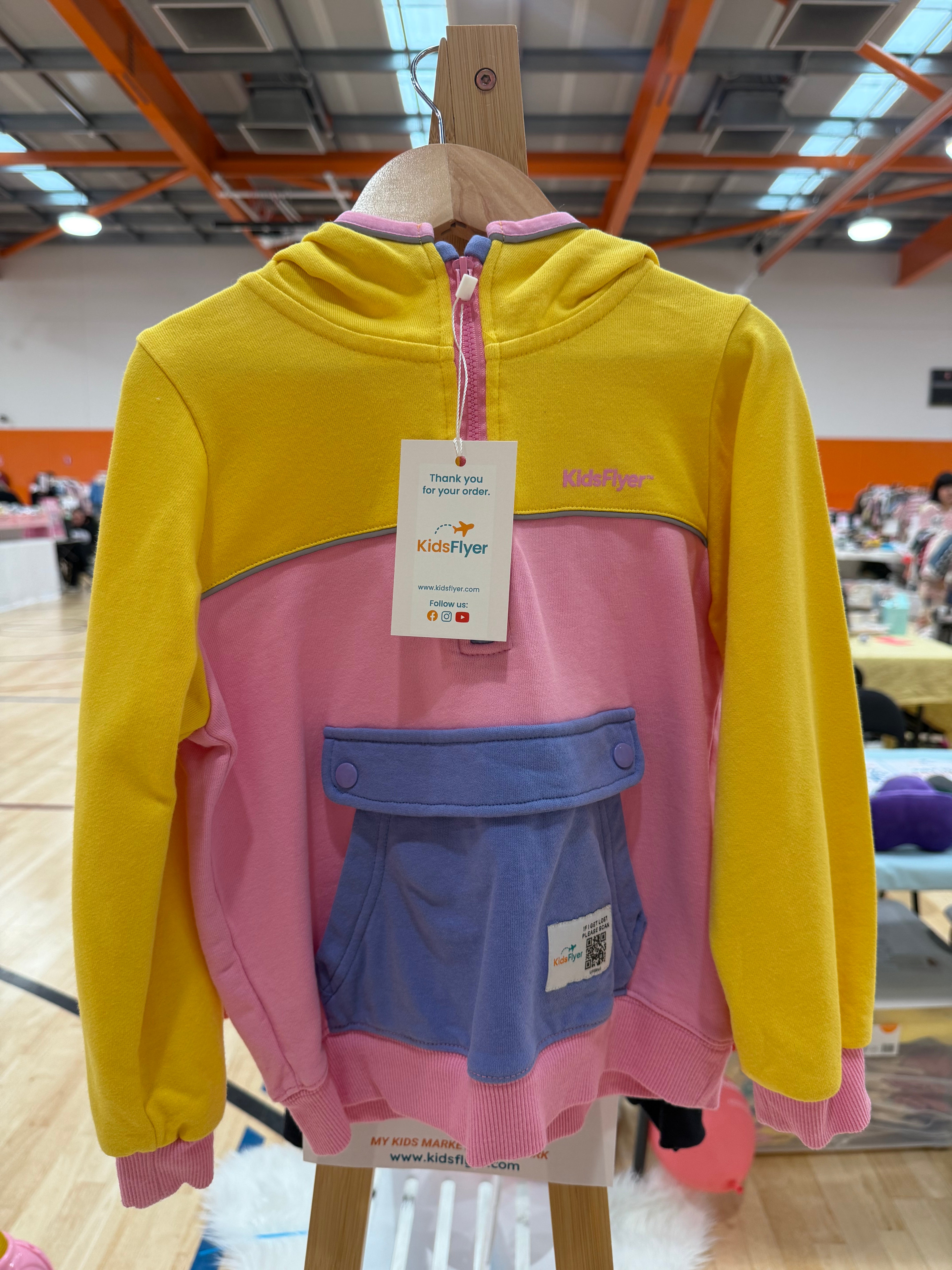 🚨BIGGEST SALE EVER 🎁 KidsFlyer™ Safety Travel Outfit for just $50.00 (Buy 2 Get 5% OFF, Buy 3 Get 10% OFF)